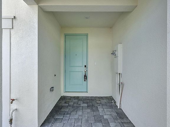 3rd image of 5694 SE Edgewater Cir