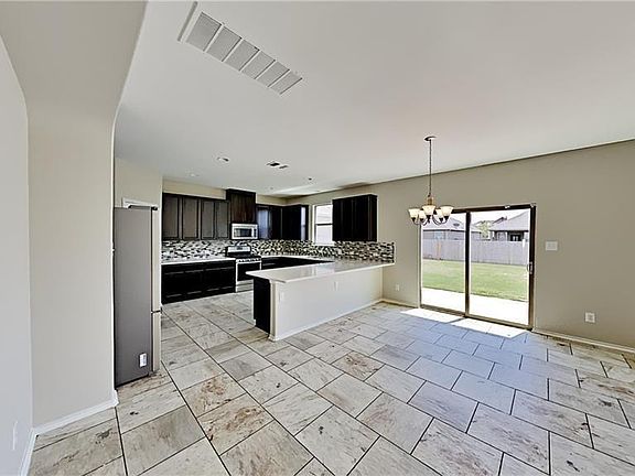 2nd image of 5821 Pescia St