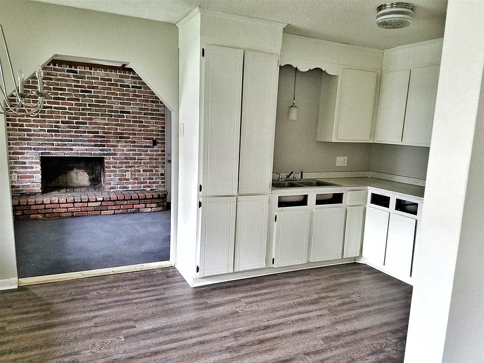 2nd image of 112 Briarwood Dr