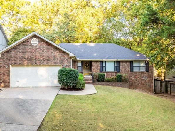 4 Elmcrest Ct, Little Rock, AR 72211