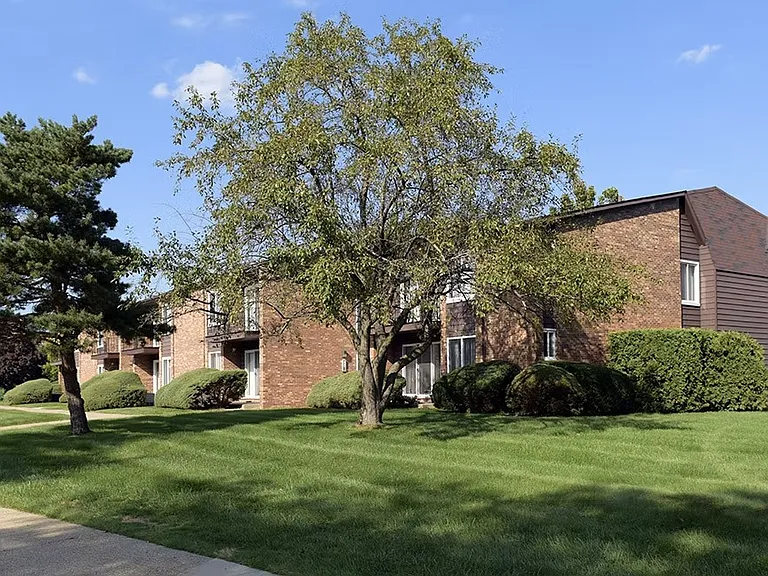 Parkview Village Apartments — Photo 16