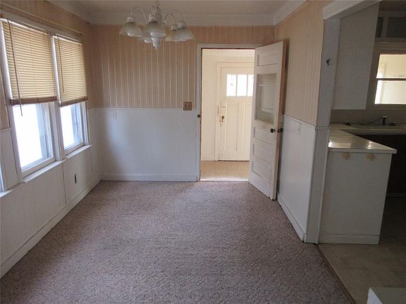 5th image of 705 N Rangeline St