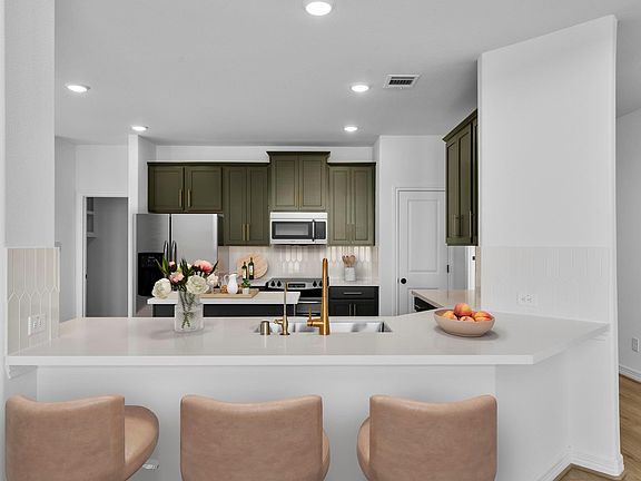 4th image of 3204 Bright Maple Dr