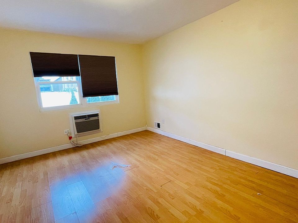 1st image of 57 Sandalwood Dr Floor 1