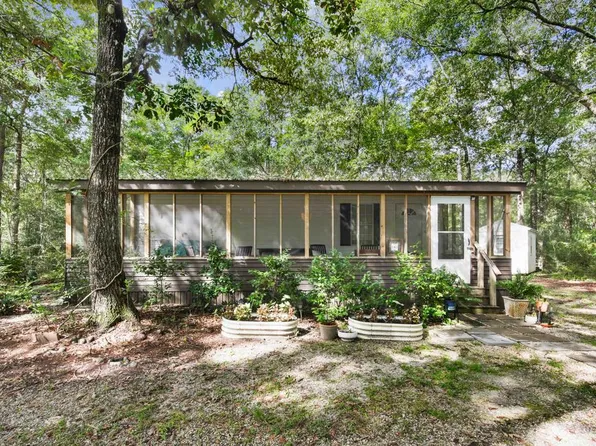 573 Pine Grove Rd, Picayune, MS 39466