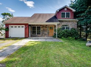 220 California Ave, Shenandoah, PA 17976