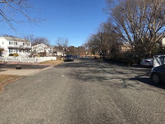 4th image of 30 Wagon Ln