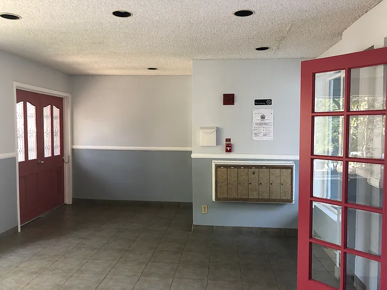 616 N Kenwood St #14 — Photo 6