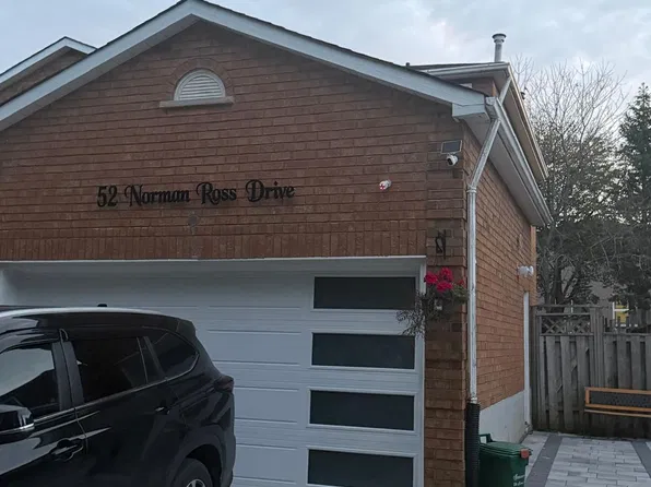 52 Norman Ross Dr, Markham, ON L3S 2Z1