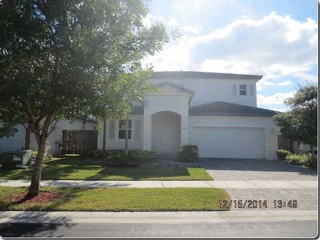 1st image of 2862 NE 2nd Dr