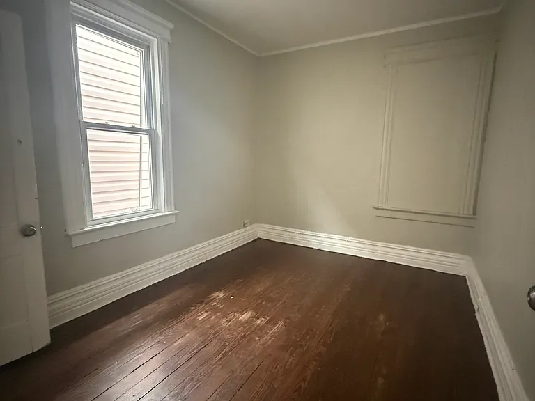 138 Seymour Ave #2R — Photo 5