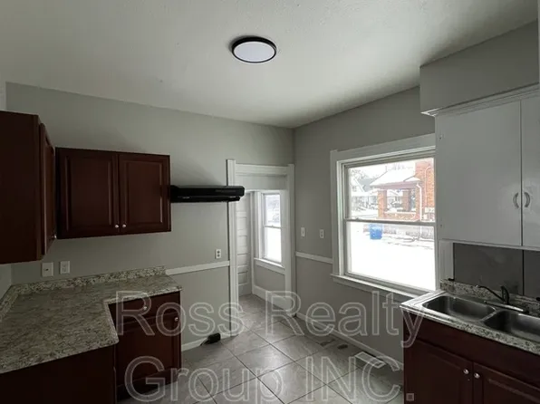 1040 Campbell St, Toledo, OH 43607