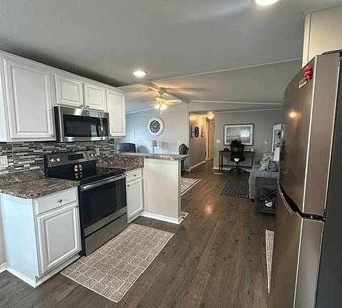 2nd image of 202 Cetra St #202