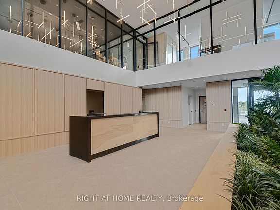 5th image of 3071 Trafalgar Rd #902