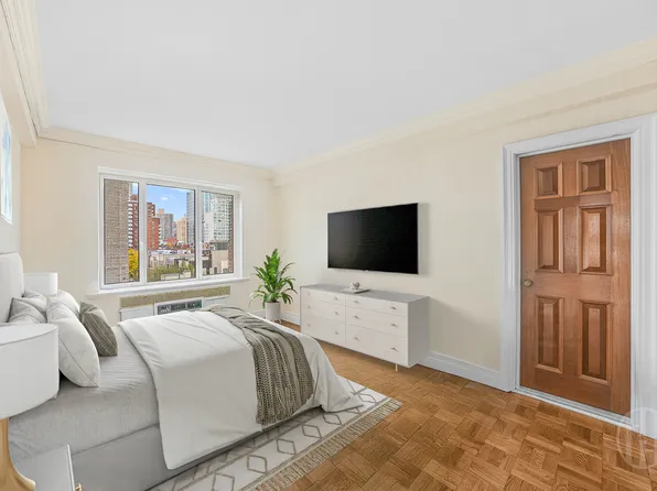 45 East End Avenue image 13 of 20