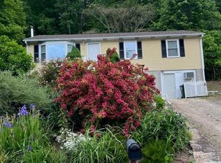 39 Chestnut St, Seymour, CT 06483