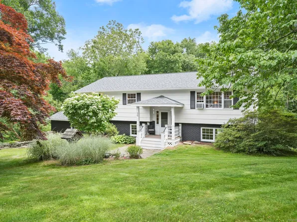 36 Jo Mar Drive, Newtown, CT 06482