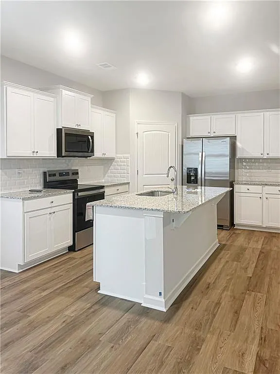 4 bed, 2.5 bath, 1877 sqft, $2,800 — Photo 2