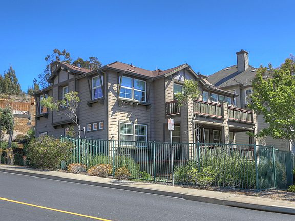 5th image of 45 Lupine Valley Ct
