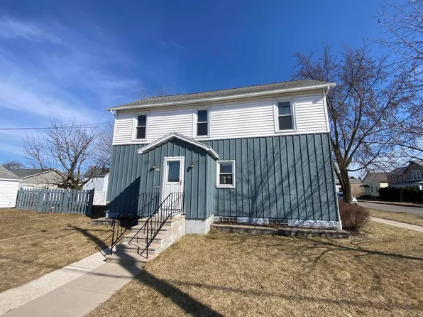 900 8th St, Menominee, MI 49858