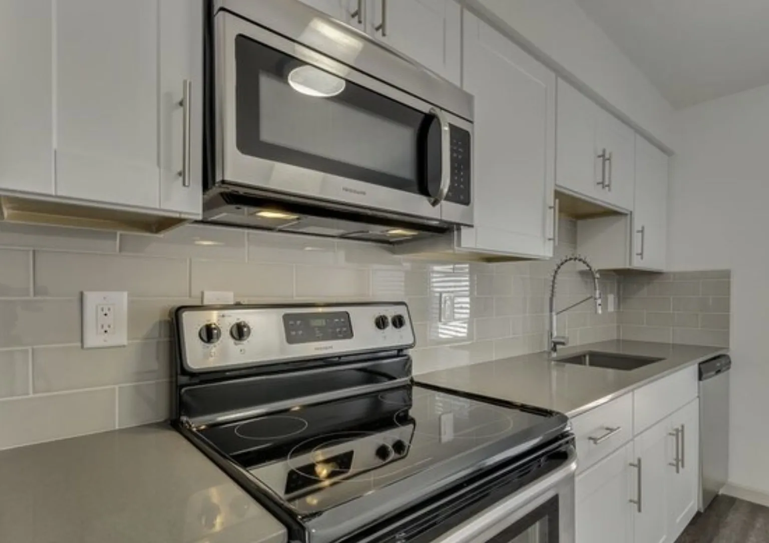 2 bed, 800 sqft, $1,550 — Photo 4