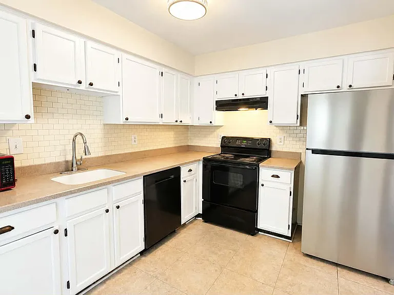 10395 Rapidan Ln — Photo 6