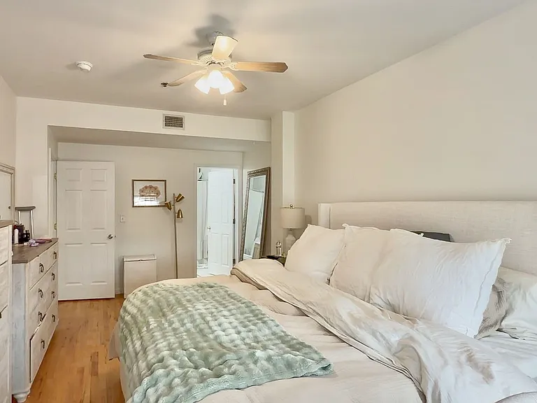 205-207 Madison St #2B — Photo 15