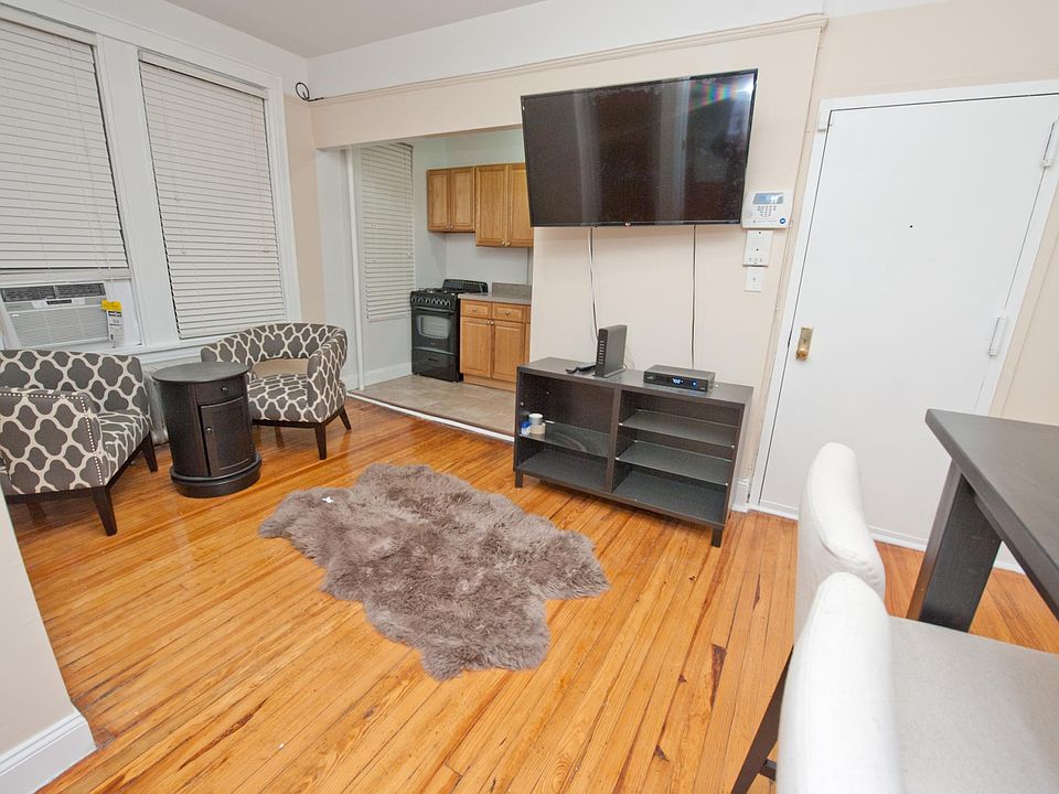 1st image of 3149 35th St APT 2
