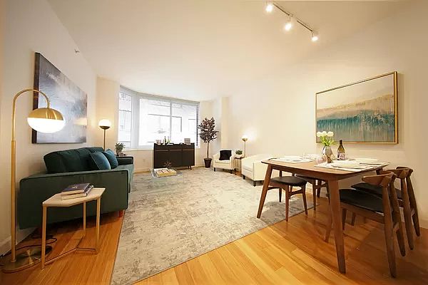 1st image of 320 W 38th St APT 735