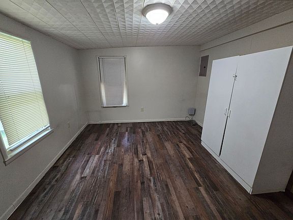 4th image of 831 Grant Ave