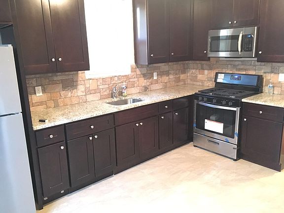 2nd image of 433 Delafield Ave #1