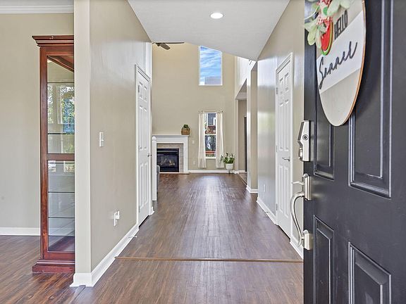 5th image of 166 Longleaf St