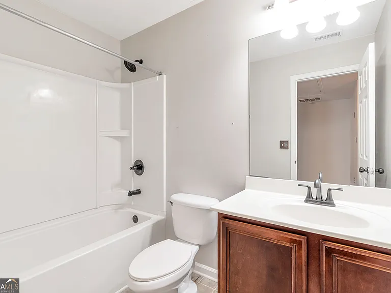 214 Farm Manor Ct — Photo 31