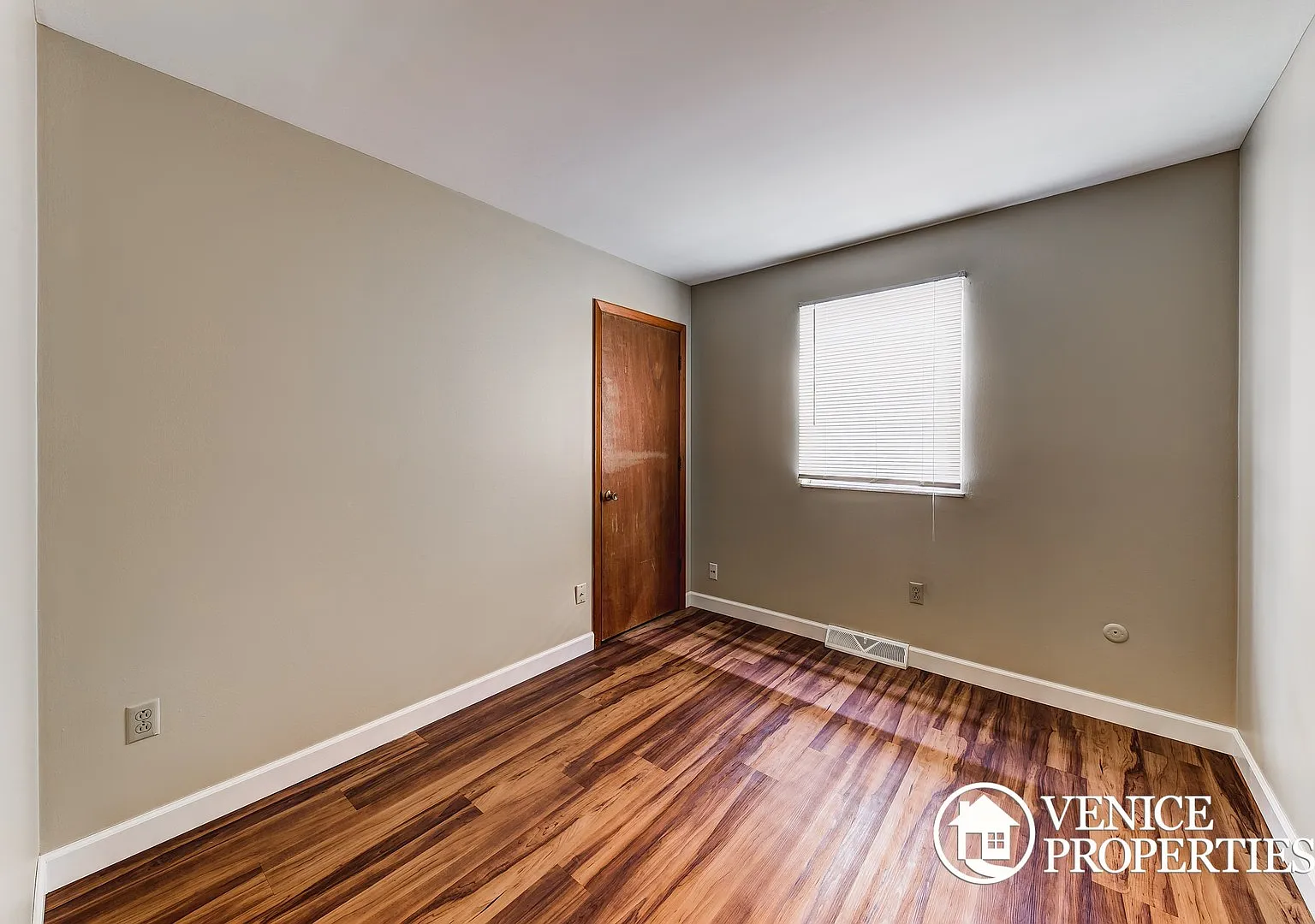 5 Bedroom on OSU Campus — Photo 2