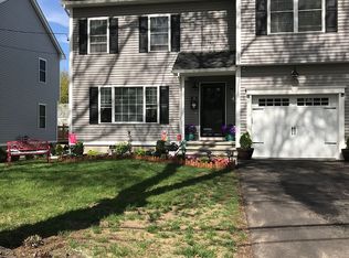 35 Laurence St, Springfield, MA 01104