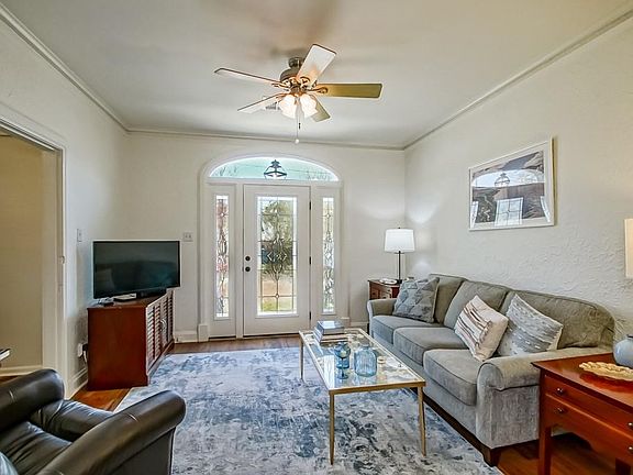 5th image of 222 Harding St