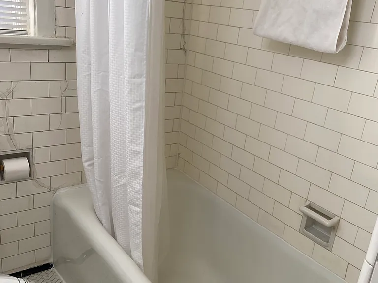 1316 Morten St #204 — Photo 12