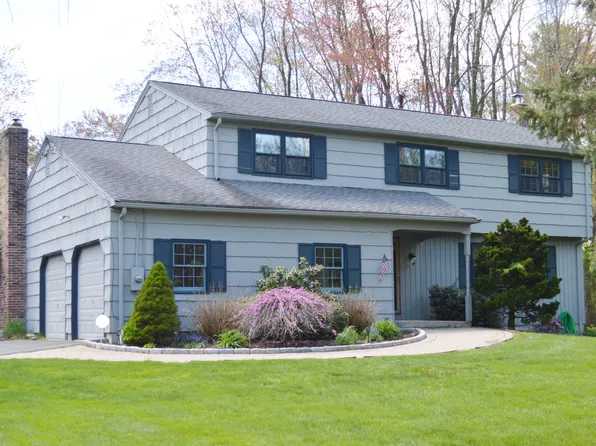 115 County Rd, Simsbury, CT 06070