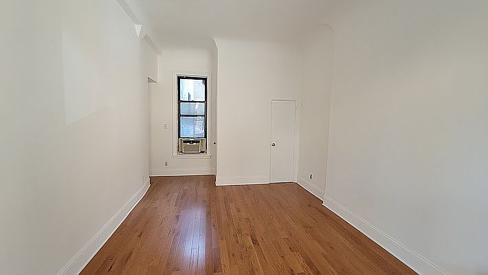2nd image of 272 W 77th St #2B