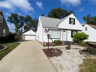 4876 Summer Ln, Brooklyn, OH, 44144