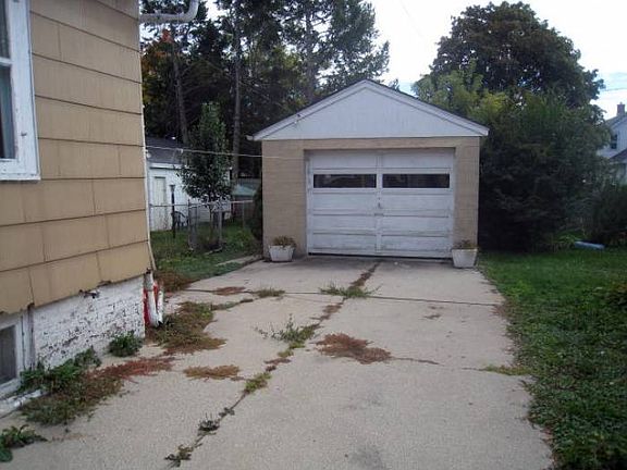 1 car garage