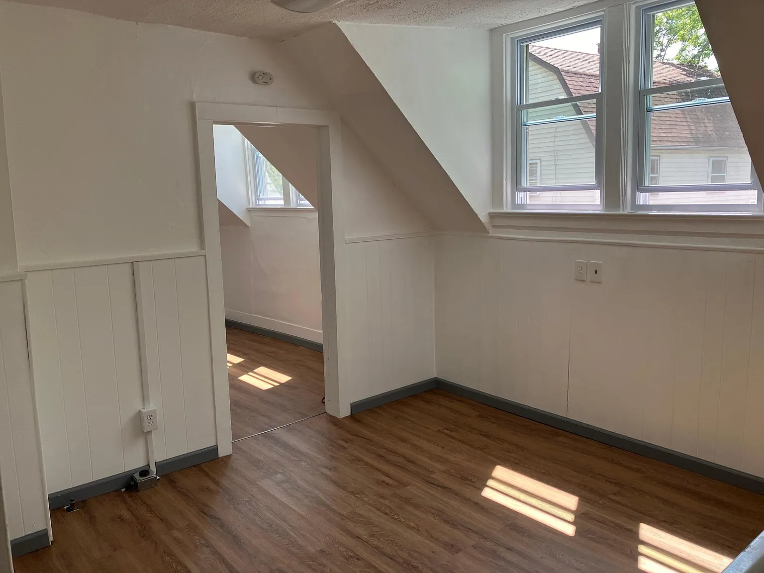 166 Royal Ave — Photo 4