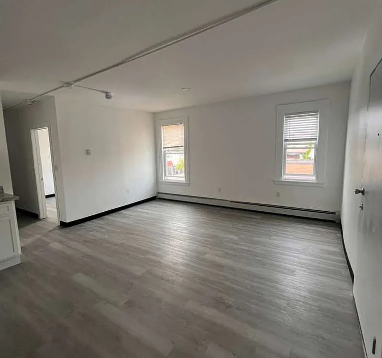 654 Park St #3