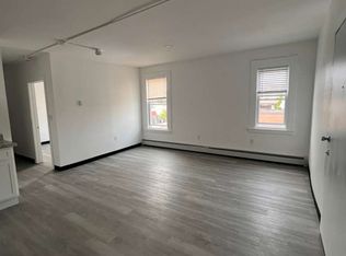 654 Park St #3, Hartford, CT 06106