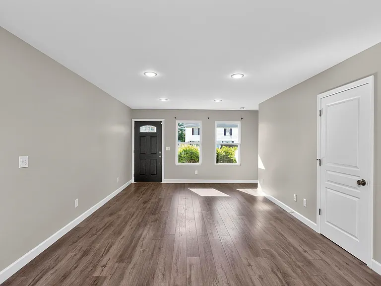 841 Hastings St #G — Photo 6