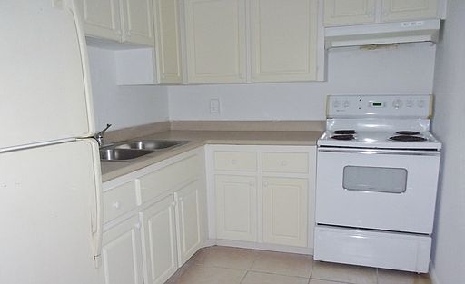 2nd image of 920 W New York Ave APT 105
