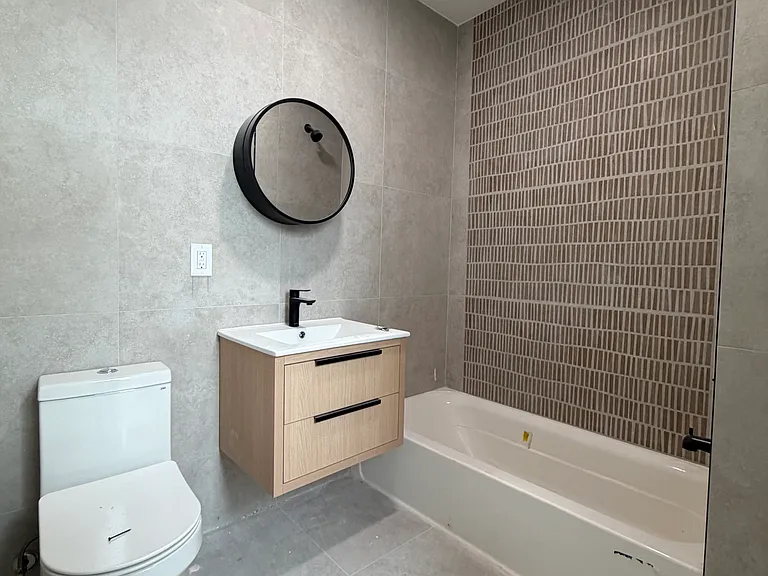 122 Downing St #3L — Photo 6