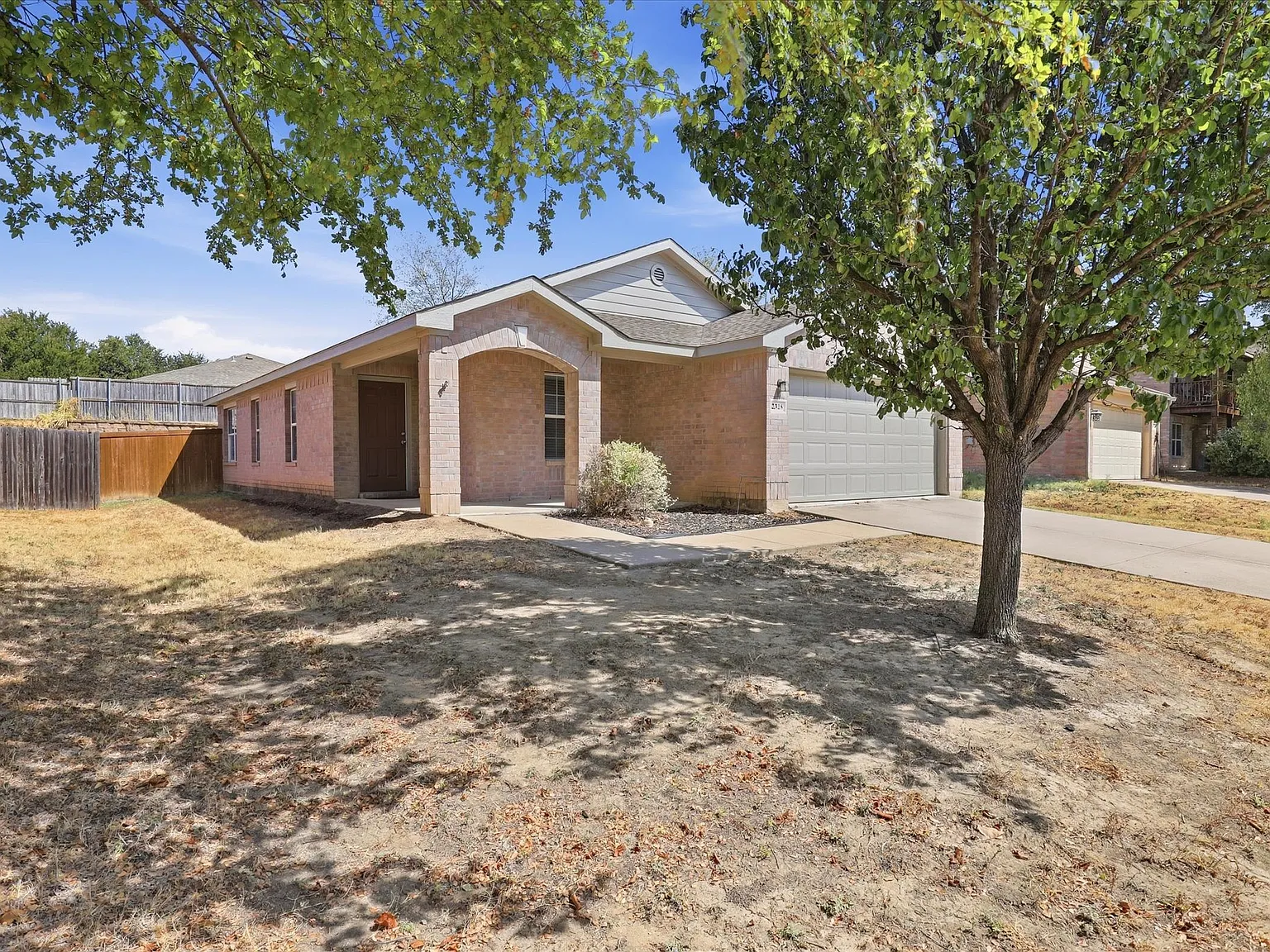 3 bed, 1439 sqft, $2,295 — Photo 2