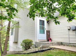 8826 Coppersmith Ct, Inver Grove Heights, MN 55076