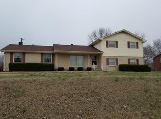 833 Lafayette Rd, Clarksville, TN 37042